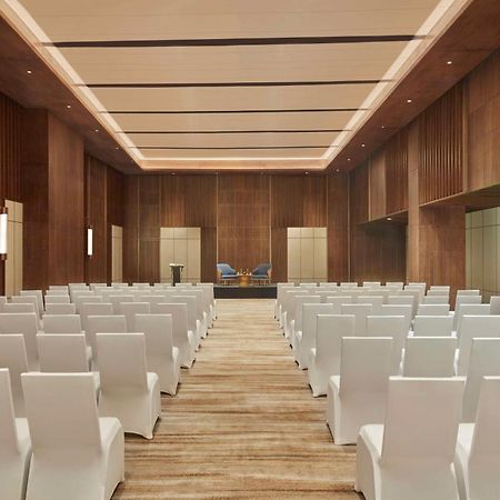 Hilton Gurugram Baani City Centre Gurgaon Ngoại thất bức ảnh