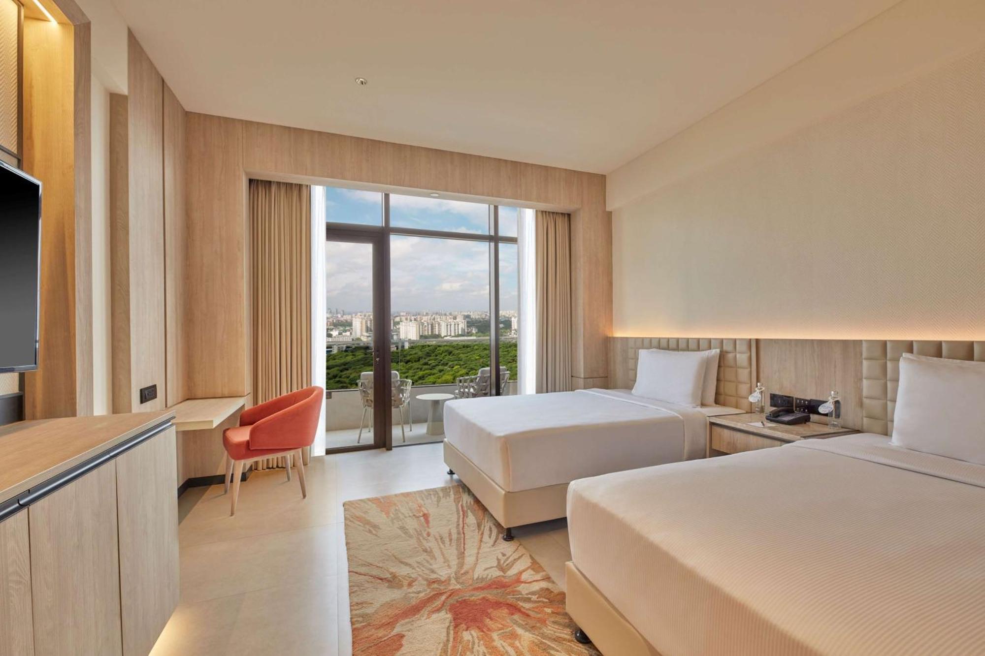 Hilton Gurugram Baani City Centre Gurgaon Ngoại thất bức ảnh