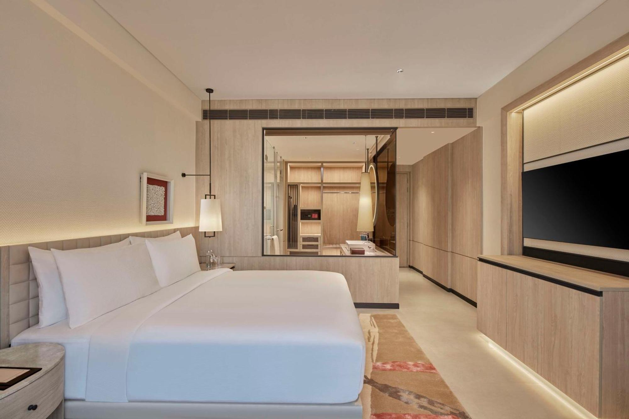 Hilton Gurugram Baani City Centre Gurgaon Ngoại thất bức ảnh